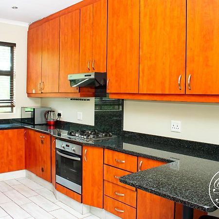 Appartamento Roseland House Self Catering Durban Esterno foto