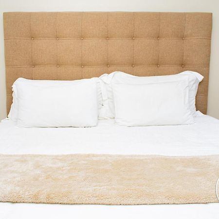 Appartamento Roseland House Self Catering Durban Esterno foto